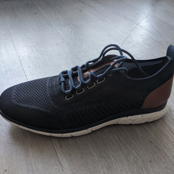 Johnston & Murphy size 10.5 men's us runners - Picture 2 of 4